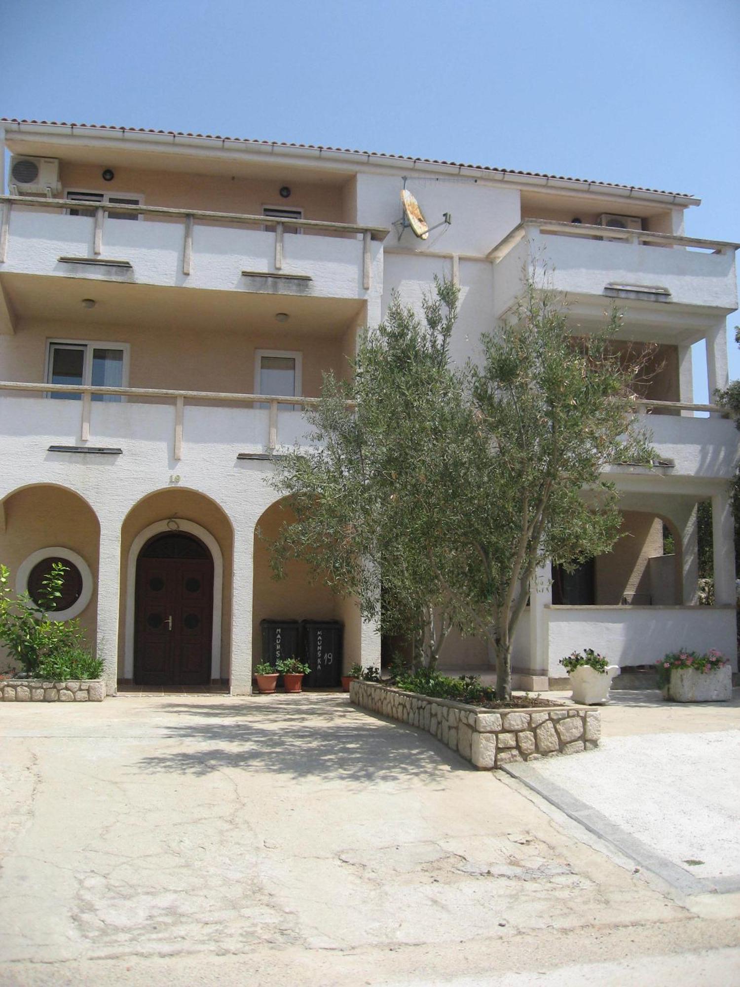 Apartments Selez Mandre Luaran gambar
