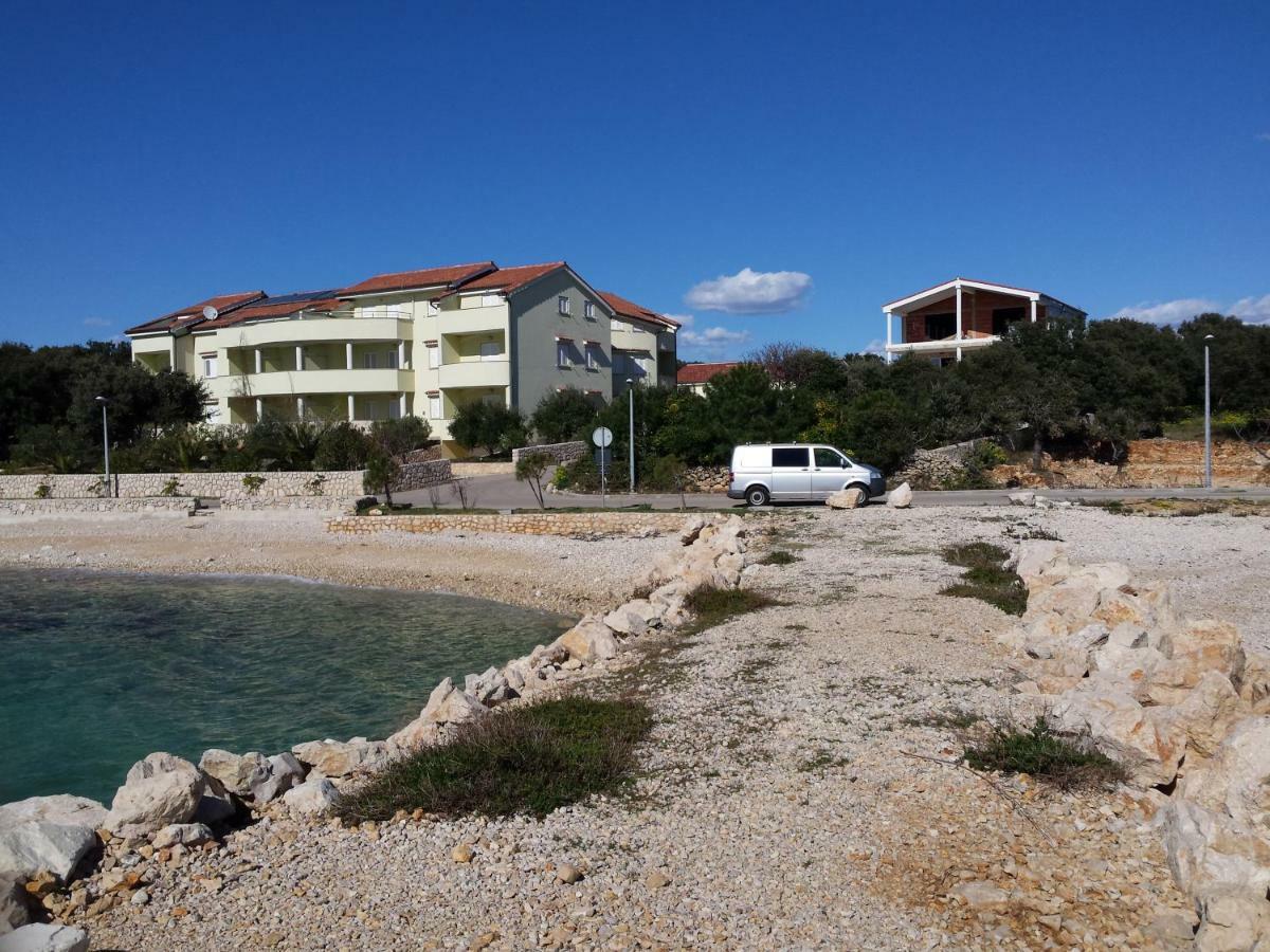 Apartments Selez Mandre Luaran gambar